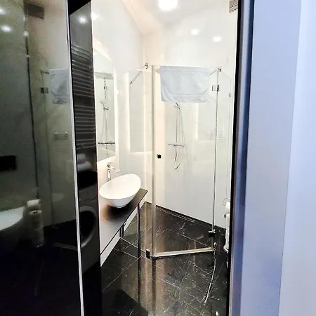 Kryształowy Kraków, Stare Apartamento