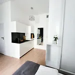 Kryształowy Kraków, Stare Apartamento
